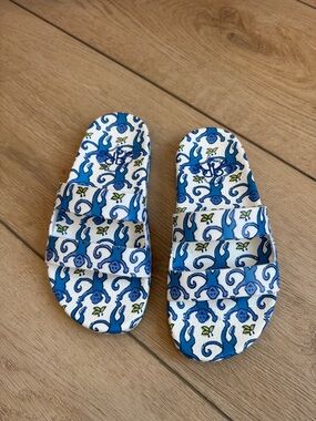 Roller Rabbit Blue and White Kids Slide Sandals Size 2